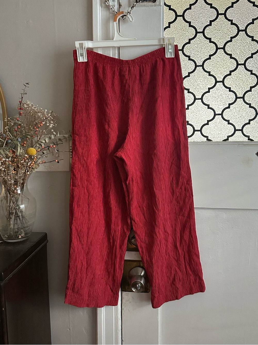 Red Gingham Textured Wide-Leg Capri Pants